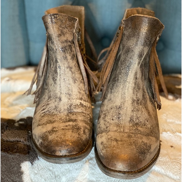 Circle G by Corral Ladies Brown Studs & Fringe Booties - Picture 2 of 7